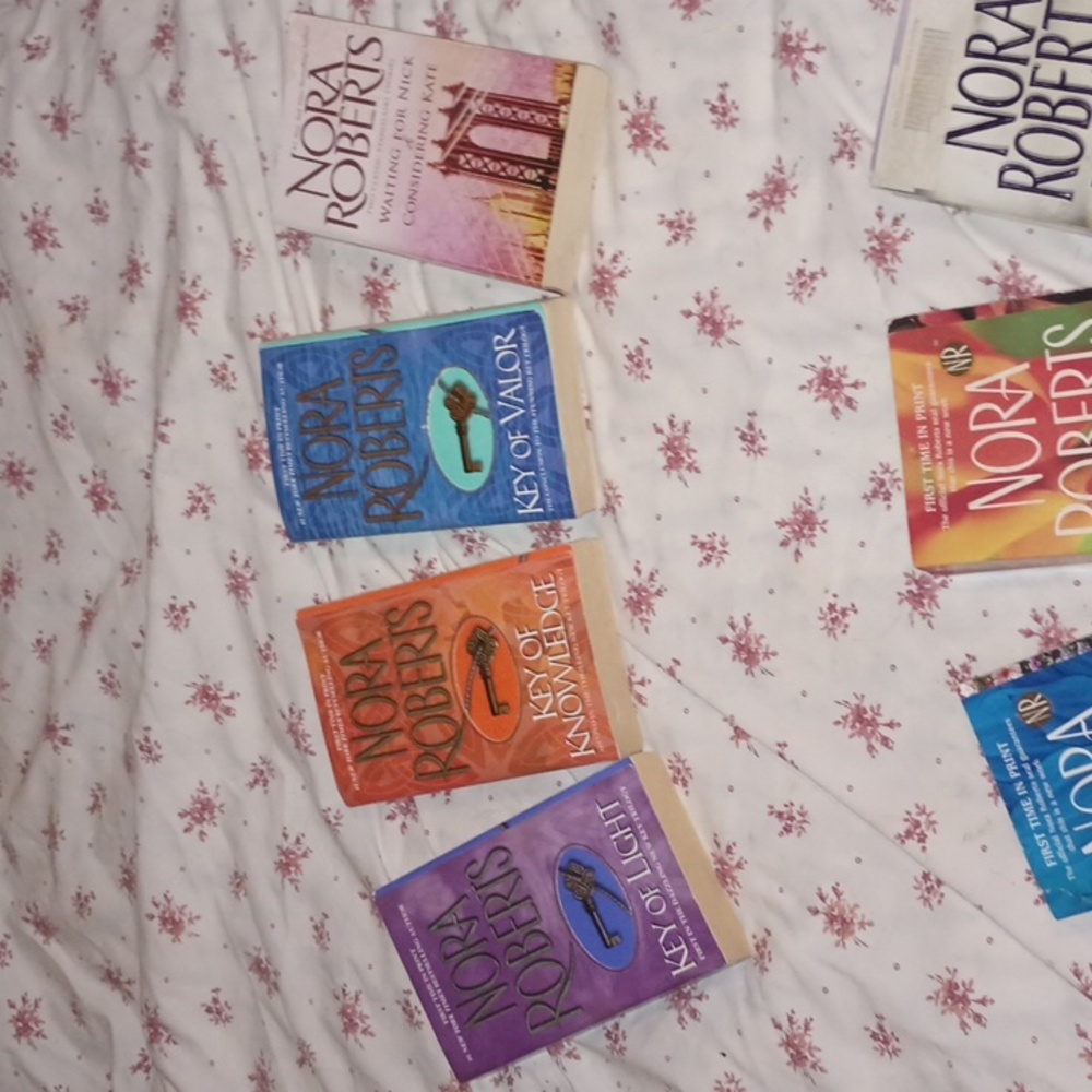 Nora Roberts Book Collection - Picture 3 of 3